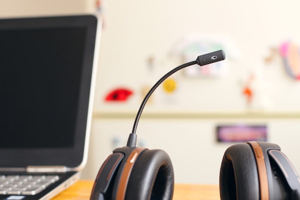 AI voice agents: telefoonservice automatiseren zonder dat klanten het doorhebben